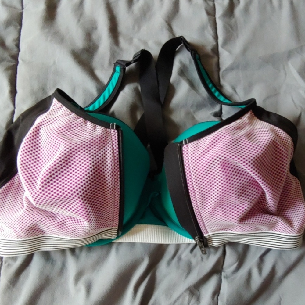 VSX sports bra